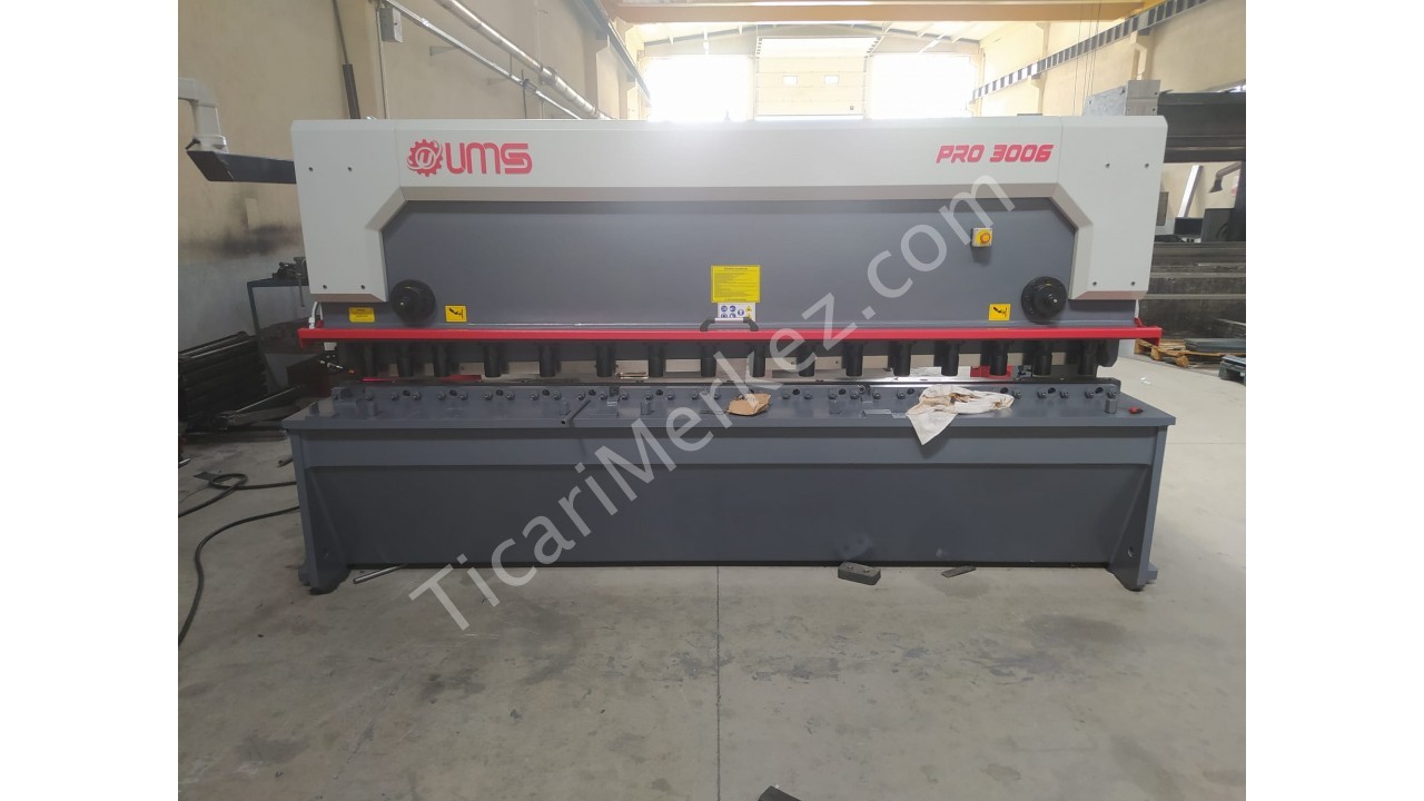 UMS MARKA PRO 3 METRE 6 MM GİYOTİN MAKAS ( SIFIR )