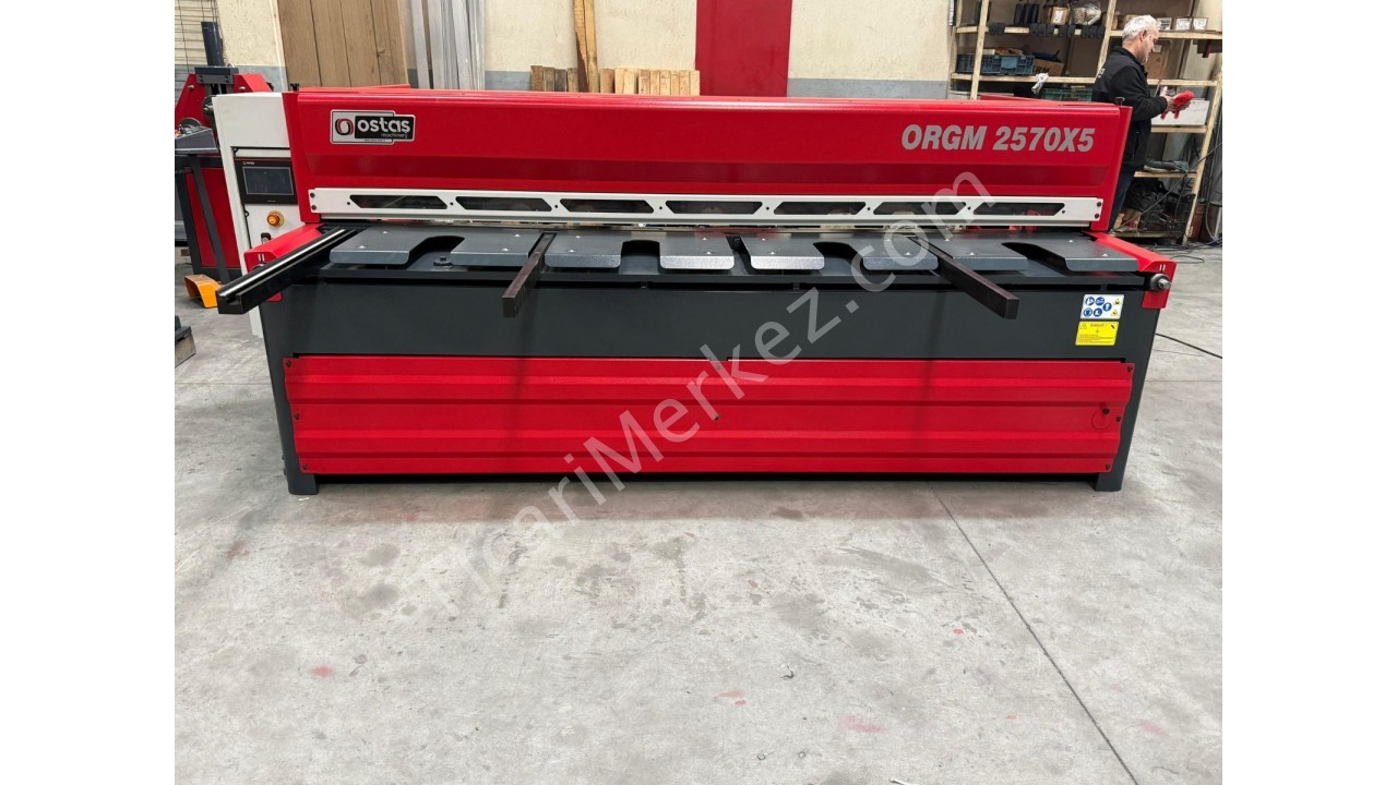 OSTAŞ MARKA 2570X5 MM NC REDÜKTÖRLÜ GİYOTİN MAKAS