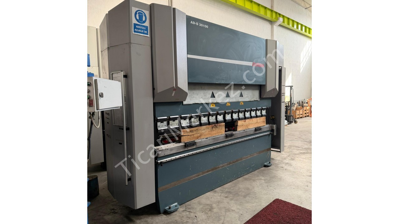 DURMAZLAR MARKA 3 METRE 100 TON 4 EKSEN CNC HİDROLİK ABKANT PRES