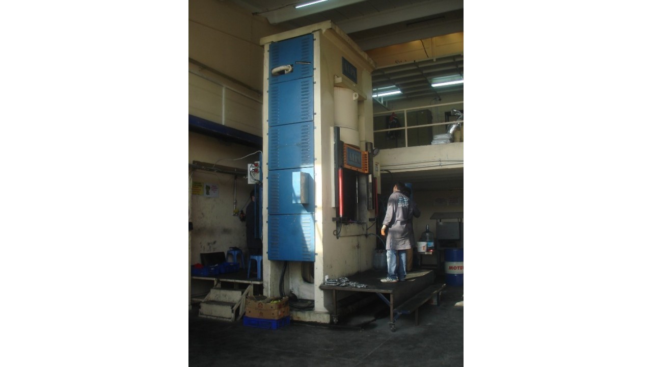 3000 Ton Alpa Marka Sıvama Pres 2002 Model