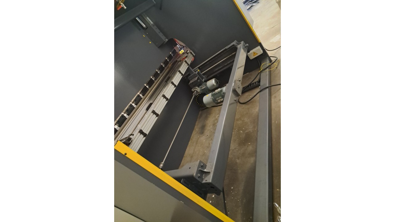 CNC 3100 x 135 Ton 4 Eksen Linda Abkant Pres - Press Brake ( SIFIR )
