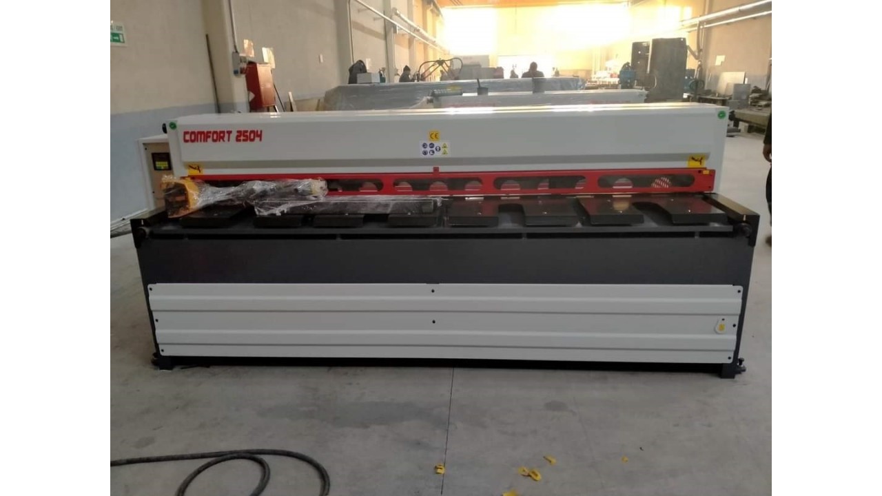 LRGM 2550 x 4mm Rediktörlü Giyotin Makas LİNDA MACHİNE - Guillotine Machines
