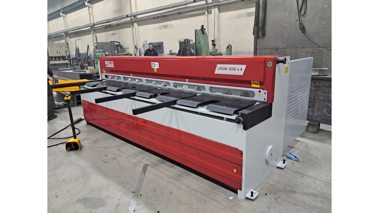 LRGM 3050 x 4mm NC Kontrollü Rediktörlü Giyotin Makas LİNDA MACHİNE - Guillotine Machines