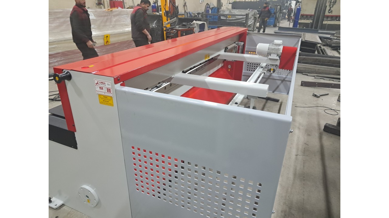 LRGM 3050 x 4mm NC Kontrollü Rediktörlü Giyotin Makas LİNDA MACHİNE - Guillotine Machines