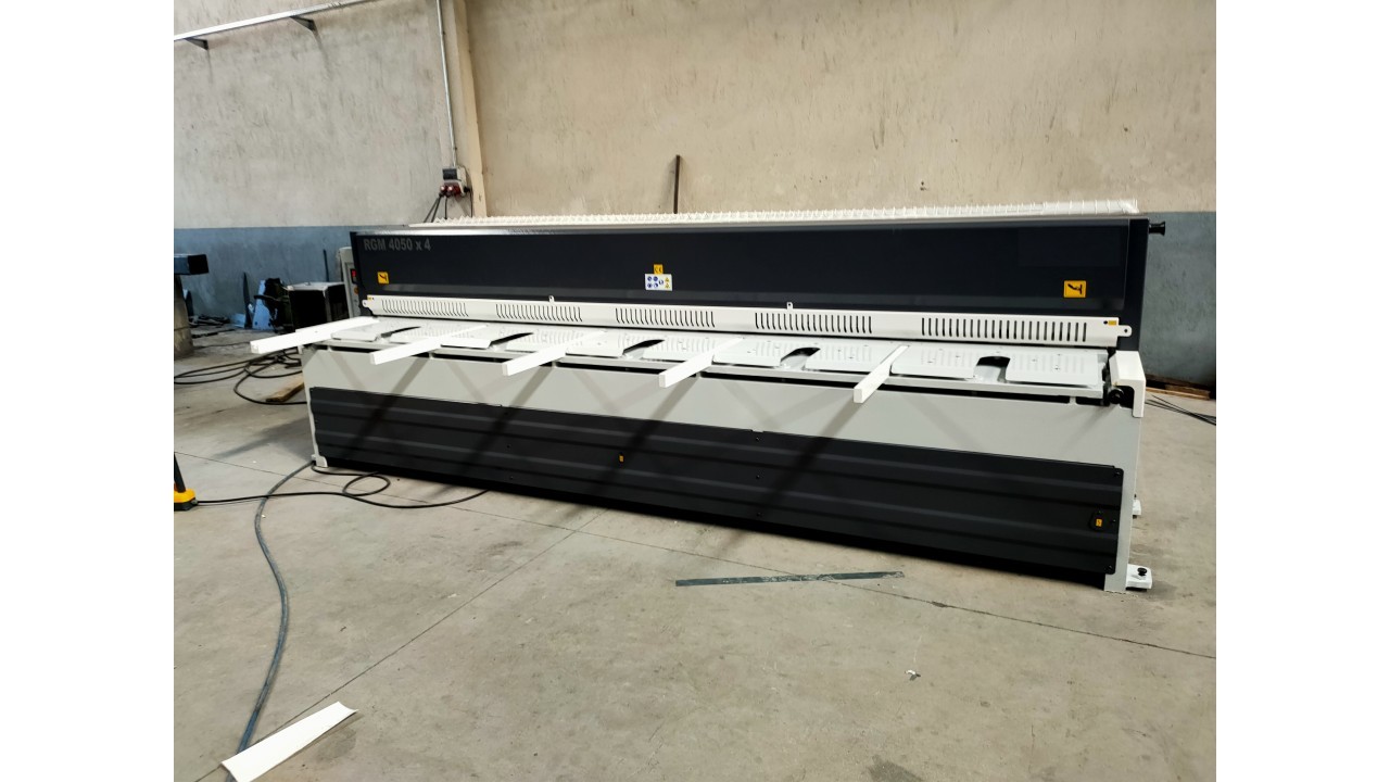 LRGM 4050 x 4mm Rediktörlü Nc Kontrollü 750mm LİNDA Machine Marka Giyotin Makas
