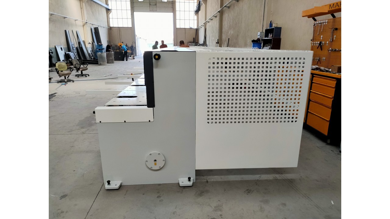 LRGM 4050 x 4mm Rediktörlü Nc Kontrollü 750mm LİNDA Machine Marka Giyotin Makas