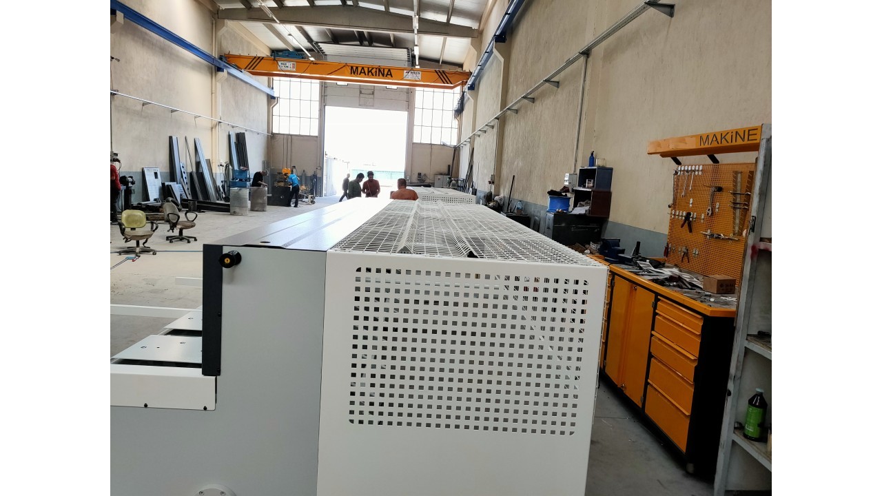 LRGM 4050 x 4mm Rediktörlü Nc Kontrollü 750mm LİNDA Machine Marka Giyotin Makas