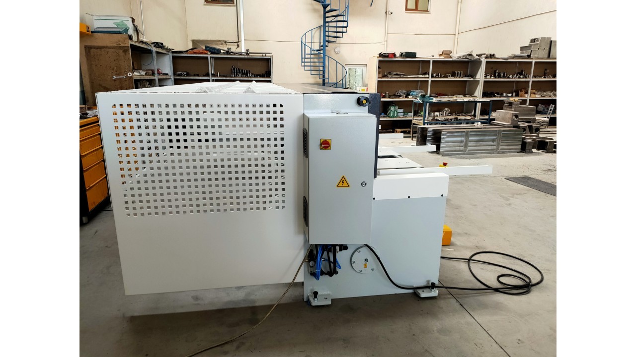 LRGM 4050 x 4mm Rediktörlü Nc Kontrollü 750mm LİNDA Machine Marka Giyotin Makas