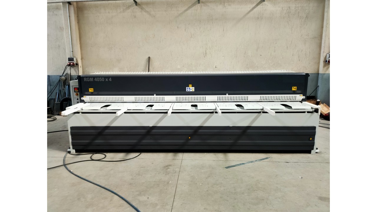 LRGM 4050 x 4mm Rediktörlü Nc Kontrollü 750mm LİNDA Machine Marka Giyotin Makas