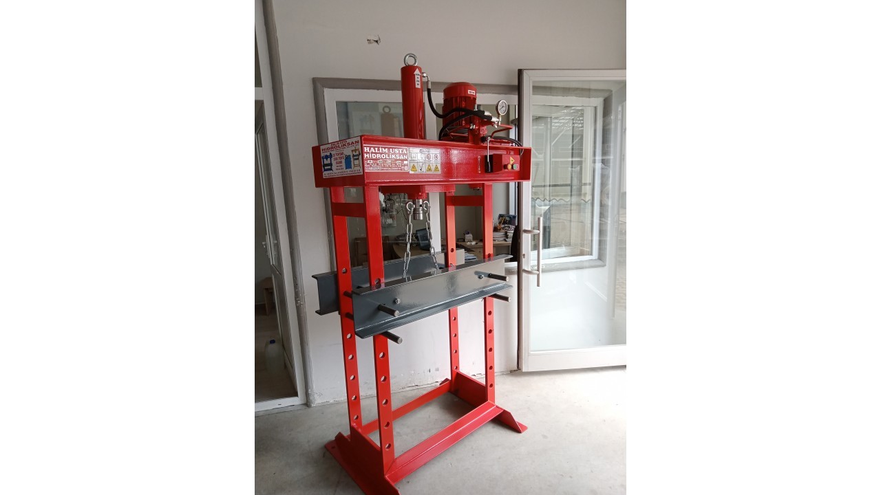 25 Ton Motorlu Pres