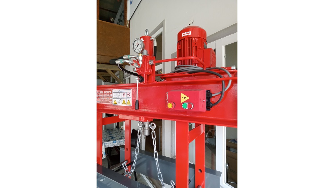 25 Ton Motorlu Pres