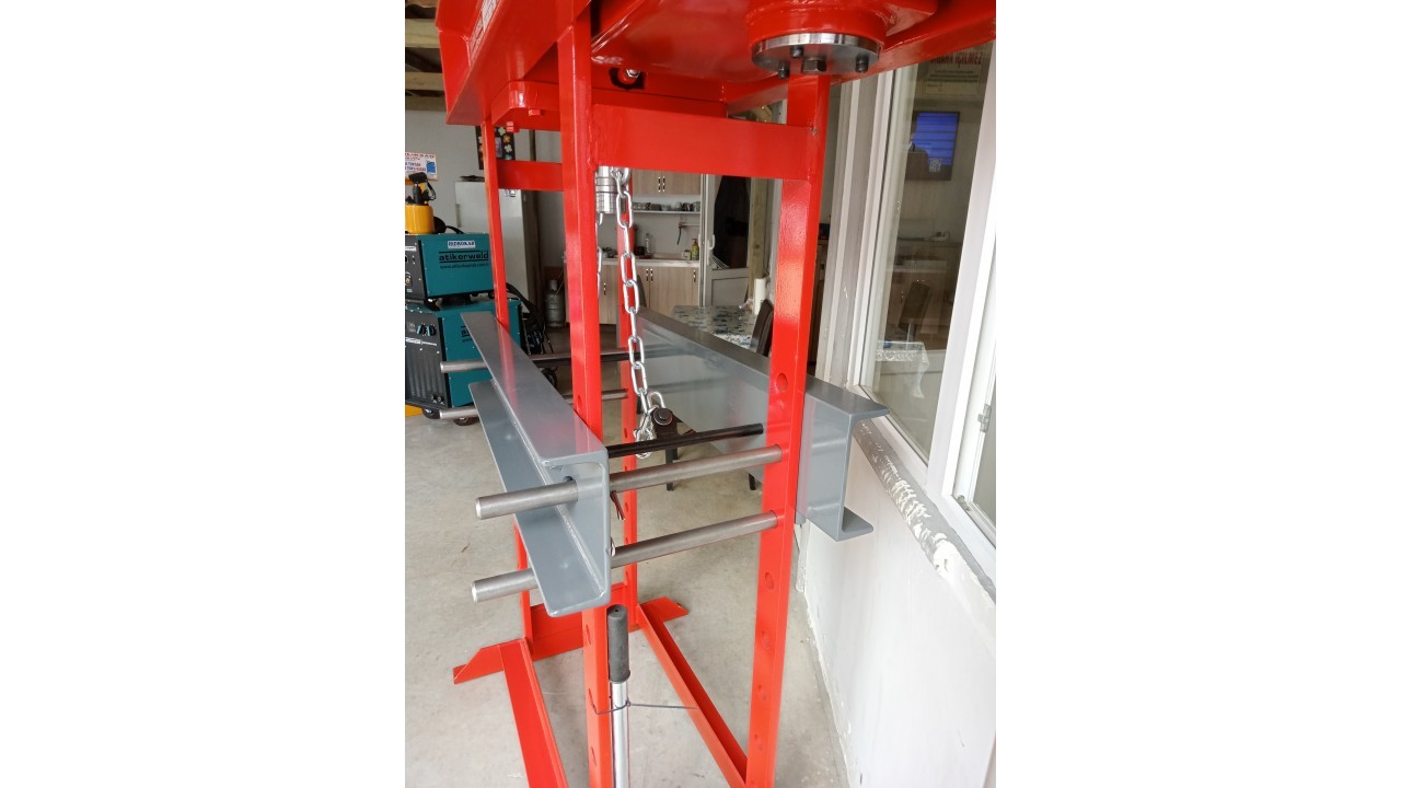25 Ton Motorlu Pres