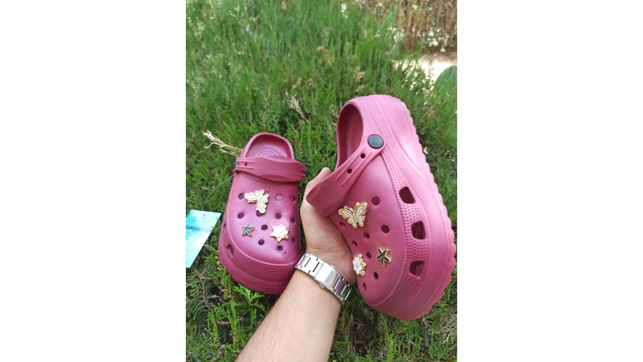 Yeni sezon Işıl Işıl crocslar